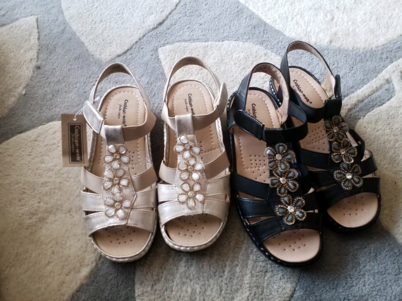 cushion walk silver sandals